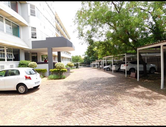 1,005M² OFFICE TO LET IN FERNDALE
